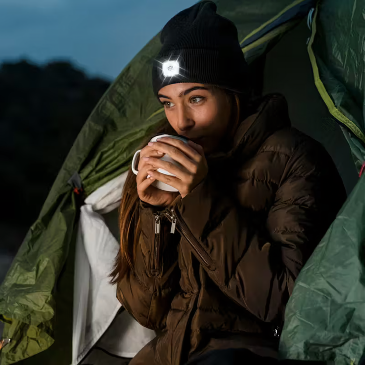 Žieminė kepurė su LED žibintuvėliu