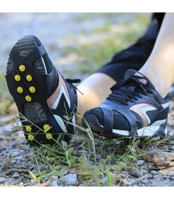 Antislipiniai batai su metaliniais smaigaliais