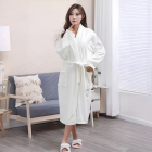 Moteriškas viešbučio chalatas