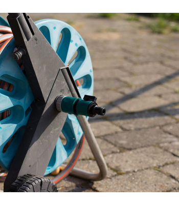 Greitasis sodo jungtis su vožtuvu ir nipeliu