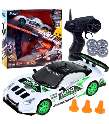 Nuotoliniu būdu valdomas automobilis driftui AUTO drift pilot RC su kūgiais RC0506