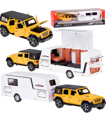 Automobilis su priekaba kempingui