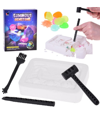 Mažas archeologas: fluorescenciniai akmenys