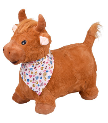 Pliušinis šokinėjantis jautukas su šalikėliu ir pompa