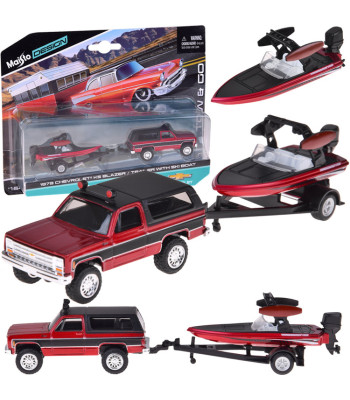 Licencijuotas Metalinis Chevrolet K5 Blazer Modelis su Priekaba ir Laivu 1:64