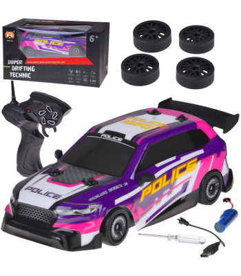 Nuotoliniu būdu valdomas drifto automobilis su LED apšvietimu ir keičiamomis padangomis