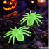 Fluorescenciniai žali vorai – „Halloween“ dekoracija, 2 vnt., 11 × 7 cm
