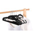 Veliūrinės neslystančios drabužių pakabos, juodos, 20 vnt., 45 cm