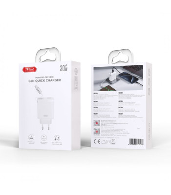 XO sieninis įkroviklis CE31 1x USB 1x USB-C 30W, baltas, su ištraukiamu USB-C kabeliu